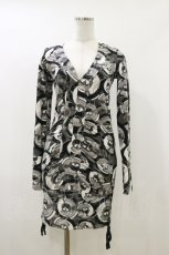 画像1: Ozz oneste / Vネック総柄ワンピース  黒 H-26-07-01-078-OO-OP-AK-ZH (1)