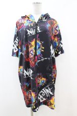 画像1: NieR Clothing / 総柄ZIP半袖パーカー  黒 H-26-07-02-052-PU-TO-KB-ZH (1)