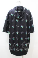 画像2: NieR Clothing / 総柄ZIP半袖パーカー  ONE君 H-26-07-02-054-PU-TO-KB-ZH (2)