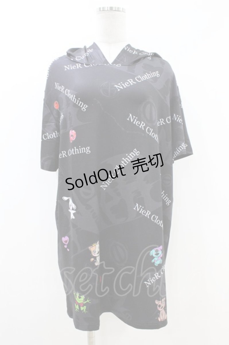 画像1: NieR Clothing / 総柄半袖プルパーカー  黒 H-26-07-02-057-PU-TO-KB-ZH (1)