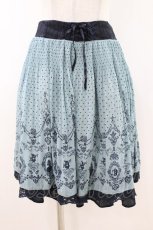 画像1: axes femme / 不思議の国のアリス柄スカート M ブルーグリーン/ネイビー H-26-07-12-050-AX-SK-NS-ZH (1)