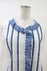画像3: Jane Marple / フラワーレースとピンタックのブラウス  オフ×ブルー H-26-07-15-1055-JM-BL-KB-ZH (3)