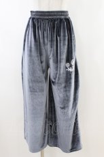 画像1: NieR Clothing / ロゴ刺繍ベロアパンツ  グレー H-26-07-15-1002-PU-PA-KB-ZH (1)