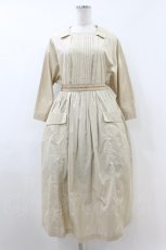 画像1: Jane Marple / フレンチロゴリボンタブリエドレス  ライトベージュ×フレンチマスタード H-26-07-15-1007-JM-OP-KB-ZH (1)