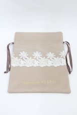 画像1: Maison de FLEUR / スカラップフラワーレース巾着  ベージュ H-26-07-16-012-LO-ZA-NS-ZH (1)