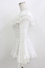 画像2: ATELIER PIERROT / オフショルダーシャーリングブラウス  ホワイト H-26-07-25-026-EL-BL-KB-ZH (2)