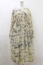 画像1: merry jenny / flower paintワンピース FREE クリーム H-26-07-26-1074-LO-OP-AK-ZH (1)