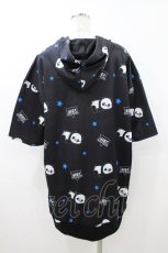 画像2: NieR Clothing / 総柄ZIP半袖パーカー F 黒 H-26-08-03-1051-PU-TO-KB-ZH (2)