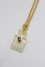 画像1: Q-pot. / タイニーパールパフュームボトルネックレス  ゴールド H-26-08-04-1078-QP-AC-AK-ZH (1)