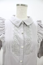 画像3: axes femme POETIQUE / レース使いフリルブラウス M グレー H-26-08-09-1055-AX-BL-NS-ZH (3)