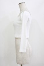 画像2: MORPH8NE / Berry off shoulder ribbed crop top  ホワイト H-26-08-13-045-PU-TO-KB-ZH (2)
