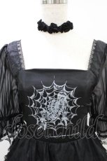 画像4: AVENCHUMU / Frill choker sheer tiered illustration onepiece FREE 黒 H-26-08-14-1007-LO-OP-AK-ZH (4)