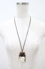 画像2: Q-pot. / Ghost Cookie Necklace (Hat)  白×黒 H-26-08-20-021-QP-AC-AK-ZH (2)