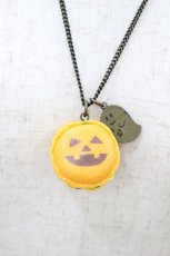 画像1: Q-pot. / Jack-o'-lantern Macaron Necklace  オレンジ H-26-08-20-024-QP-AC-AK-ZH (1)