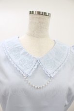 画像3: axes femme / パール付薔薇刺繍ノースリブラウス M サックス H-26-08-22-1047-AX-BL-NS-ZH (3)