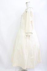 画像2: Jane Marple Dans Le Salon / Clover embroidery dress  バニラ H-26-08-22-014-JM-OP-KB-ZH (2)