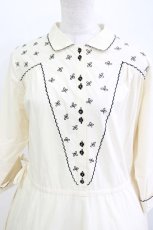 画像4: Jane Marple Dans Le Salon / Clover embroidery dress  バニラ H-26-08-22-014-JM-OP-KB-ZH (4)