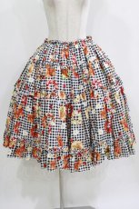 画像1: metamorphose / 【プラスサイズ】Gingham fruits tart ティアードスカート プラスサイズ ブラック H-26-08-23-005-ME-SK-NS-ZH (1)