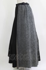 画像2: Qutie Frash / レイヤード風プリーツロングスカート  黒×グレー H-26-08-27-1007-QU-SK-KB-ZH (2)
