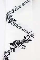 画像2: ALICE and the PIRATES / A/Pレースアップローズオーバーニーソックス 22-24cm オフ白×ブラック H-26-08-28-1003-PA-ZA-YZ-ZH (2)