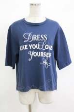 画像1: Jane Marple Dans Le Salon / Theme print side zip T-shirt（テーマプリントサイドジップティーシャツ）  navy H-26-08-29-027-JM-TO-KB-ZH (1)