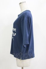 画像2: Jane Marple Dans Le Salon / Theme print side zip T-shirt（テーマプリントサイドジップティーシャツ）  navy H-26-08-29-027-JM-TO-KB-ZH (2)