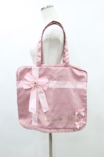 画像1: Maison de FLEUR / Maison de FLEUR×Misako Aoki/プレゼントリボンボストンバッグ  ピンク H-26-08-29-1012-LO-BG-NS-ZH (1)