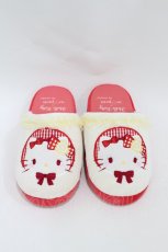 画像1: m petit by misako / ハローキティ/ルームシューズスリッパ 23~25cm 白/レッド H-26-08-29-2004-LO-SH-NS-ZH (1)
