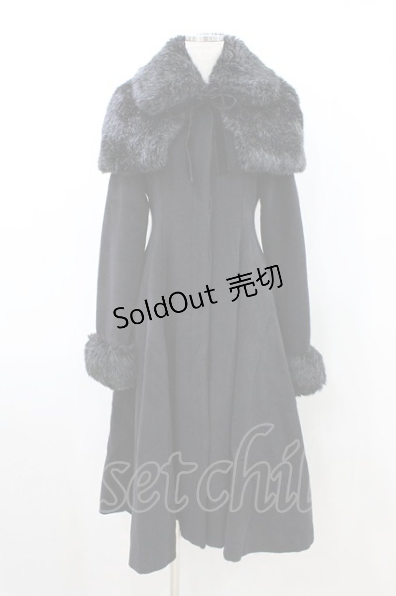 画像1: Victorian maiden / ファーケープ付ロングコート Free ブラック H-26-08-29-2052-CL-CO-NS-ZH (1)