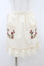 画像1: axes femme kawaii / 苺刺繍ハーフエプロン M 生成り H-26-08-30-1050-AX-SK-NS-ZH (1)