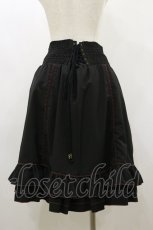 画像2: Ozz oneste / タッセルチャーム付刺繍スカート  黒 H-26-09-01-046-OO-SK-KB-ZH (2)