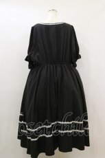 画像2: m petit by misako / AM*レーススクエアネックOP 6L ブラック H-26-09-02-1051-LO-OP-NS-ZH (2)