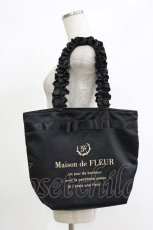 画像1: Maison de FLEUR / ブランドロゴフリルハンドルトートMバッグ  ブラック H-26-09-05-069-LO-BG-NS-ZH (1)