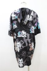 画像2: NieR Clothing / 総柄半袖プルパーカー  黒 H-26-09-06-064-PU-TO-KB-ZH (2)