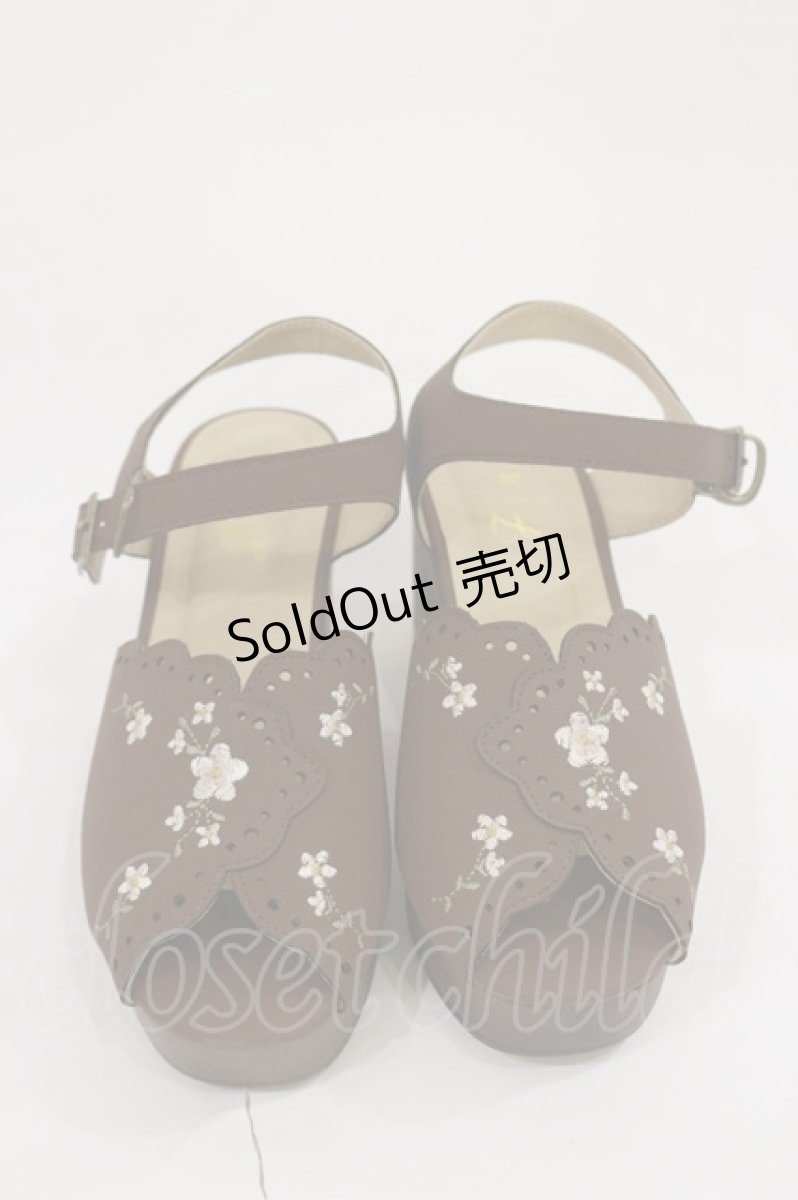 画像1: Fi.n.t / 小花刺繍ウッドライクソールサンダル S BROWN H-26-09-10-1028-CA-SH-NS-ZH (1)
