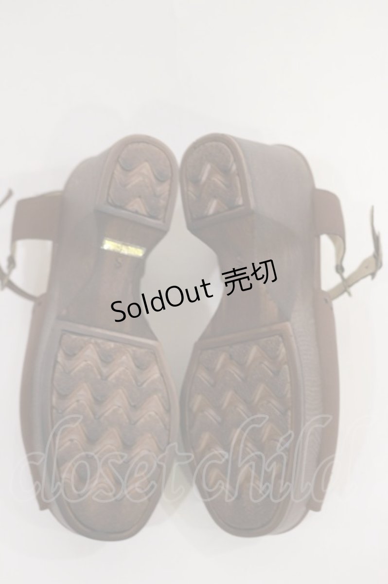 画像4: Fi.n.t / 小花刺繍ウッドライクソールサンダル S BROWN H-26-09-10-1028-CA-SH-NS-ZH (4)