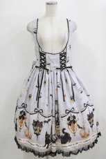 画像1: metamorphose / 【プラスサイズ】まいごの子猫と魔法のランタン フロントあきダブルレースアップジャンパースカート プラスサイズ グレー H-26-09-10-1030-ME-OP-NS-ZH (1)