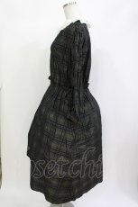 画像2: Jane Marple / Memory shadow check shirring dress  ブラック H-26-09-10-007-JM-OP-KB-ZH (2)