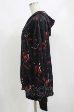 画像2: NieR Clothing / 総柄ZIPパーカー  黒×赤 H-26-09-12-047-PU-TO-KB-ZH (2)