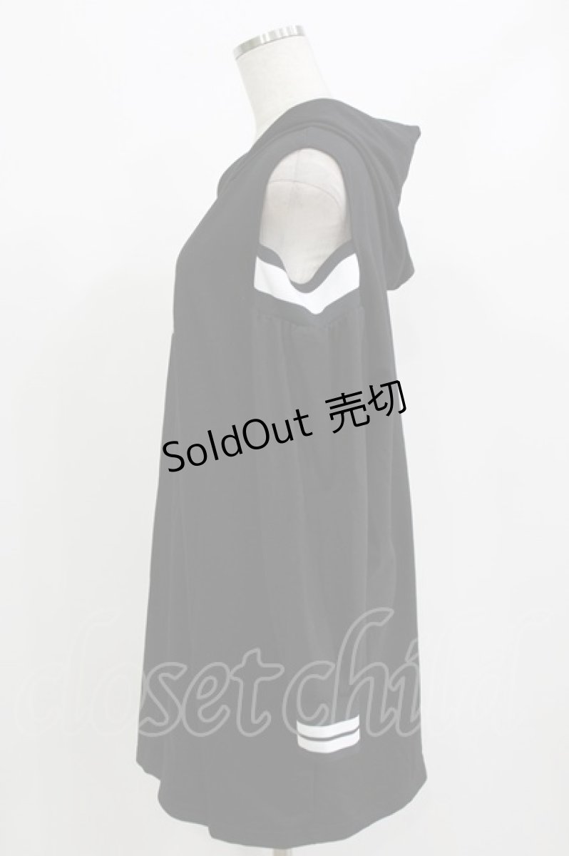 画像2: NieR Clothing / フード付き肩開きトップス  黒 H-26-09-12-059-PU-TO-AK-ZH (2)