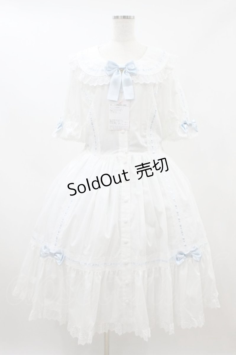 画像1: metamorphose / 【プラスサイズ】はしごレース丸襟半袖ワンピース プラスサイズ 白/サックス H-26-09-13-020-ME-OP-NS-ZH (1)