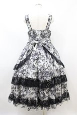 画像2: metamorphose / 【プラスサイズ】ロザリーフリルレースジャンパースカート プラスサイズ オパールグレー(Opal Gray) H-26-09-13-023-ME-OP-NS-ZH (2)