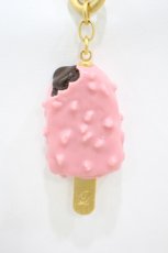 画像2: Q-pot. / チョコレートアイスバーキーホルダー  ストロベリーチョコレート H-26-09-14-1010-QP-ZA-KB-ZH (2)