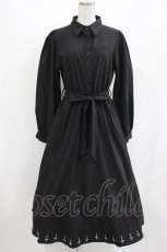 画像1: NieR Clothing / 十字架刺繍シャツワンピース F 黒 H-26-09-21-001-PU-OP-AK-ZH (1)