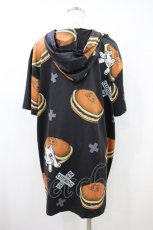 画像2: NieR Clothing / 総柄半袖プルパーカー  黒 H-26-09-22-1053-PU-TO-KB-ZH (2)