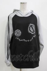 画像1: NieR Clothing / プリントプルパーカー F 黒×グレー H-26-09-23-029-PU-TO-AK-ZH (1)