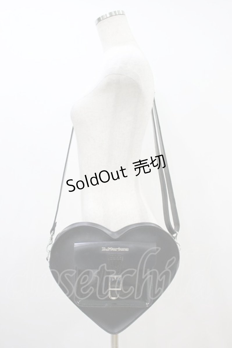 画像1: Dr.Martens （Getta Grip） / ハートバックパック  黒 H-26-09-26-1014-PU-BG-AK-ZH (1)