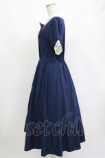 画像2: axes femme / リボンブローチ薔薇刺繍ワンピース M ネイビー H-26-09-27-1002-AX-OP-NS-ZH (2)