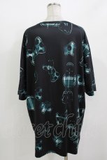 画像2: NieR Clothing / プリント半袖CUTSEW F 黒 H-26-09-29-061-PU-TO-KB-ZH (2)