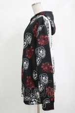 画像2: NieR Clothing / プリントプルパーカー  黒×白 H-26-10-04-1042-PU-TO-AK-ZH (2)